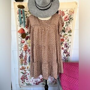 Ditzy print top. US size 14-16. Flutter sleeves, mock neck, Bloomchic. Frilly